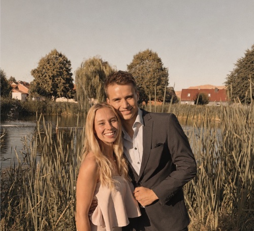Lara und Jan-Philip am See